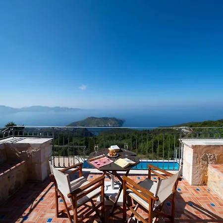 Villa Kamini By Vintage Travel Defaranata